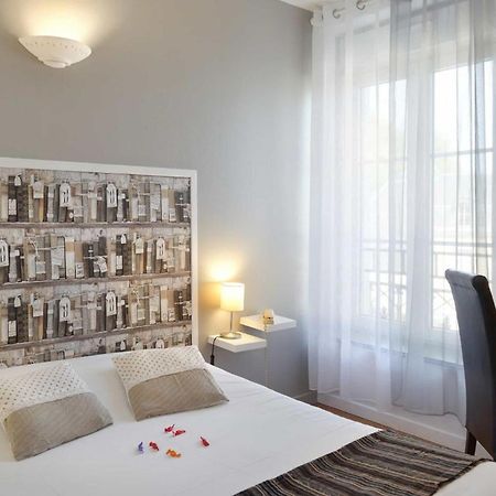 Logis - Hotel Restaurant L'Ecu De France Malesherbes エクステリア 写真