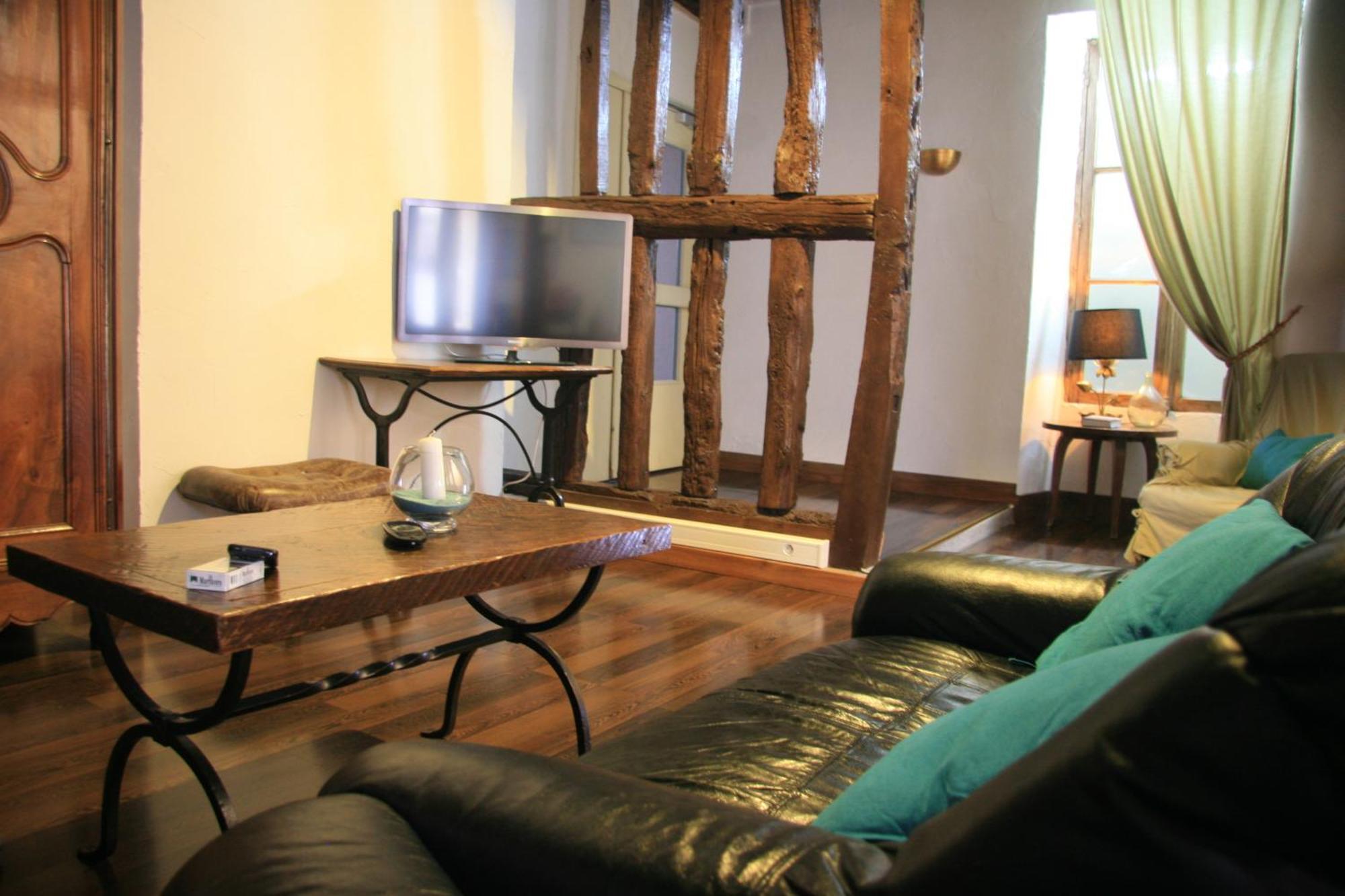Logis - Hotel Restaurant L'Ecu De France Malesherbes エクステリア 写真