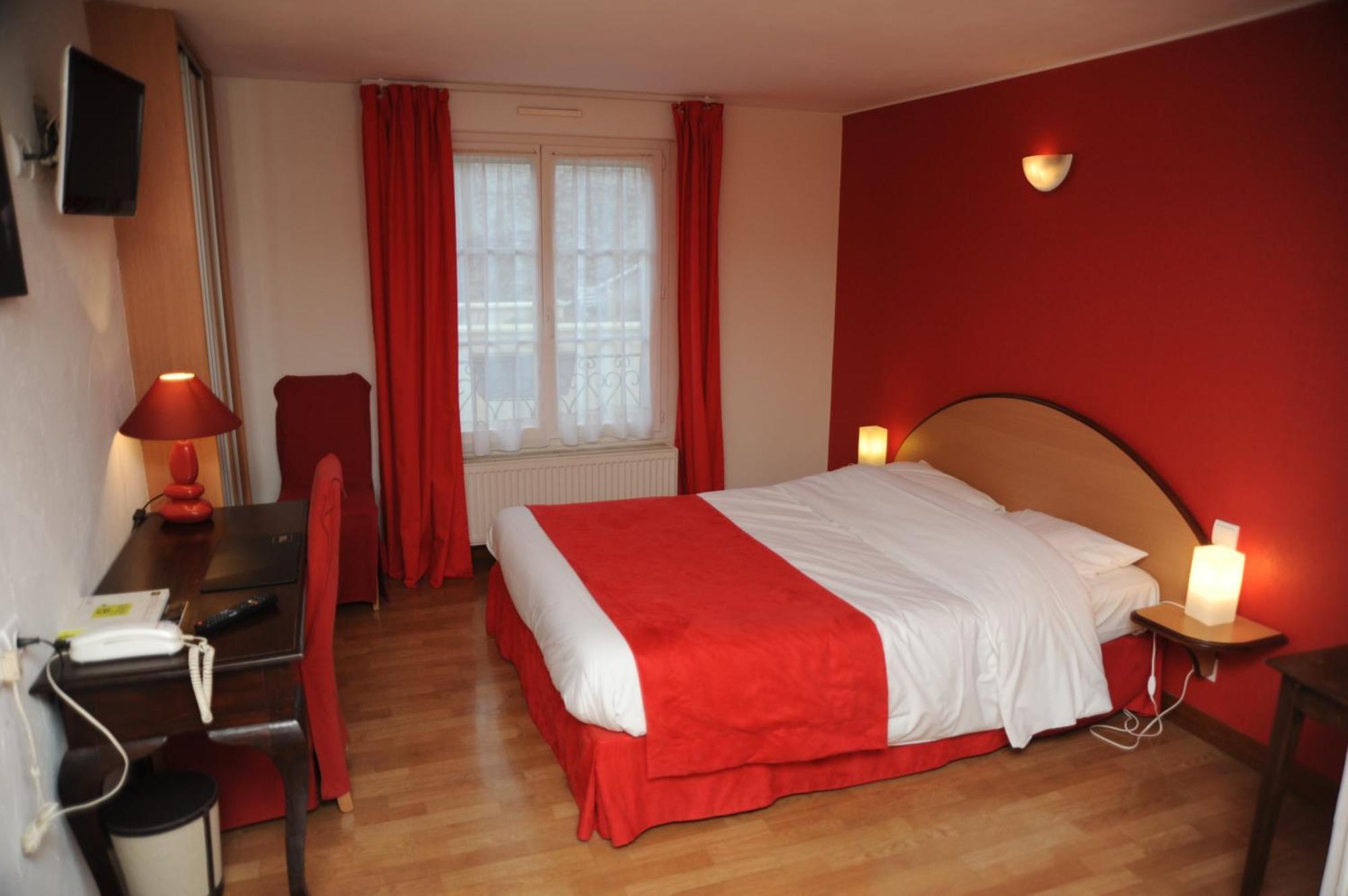 Logis - Hotel Restaurant L'Ecu De France Malesherbes エクステリア 写真